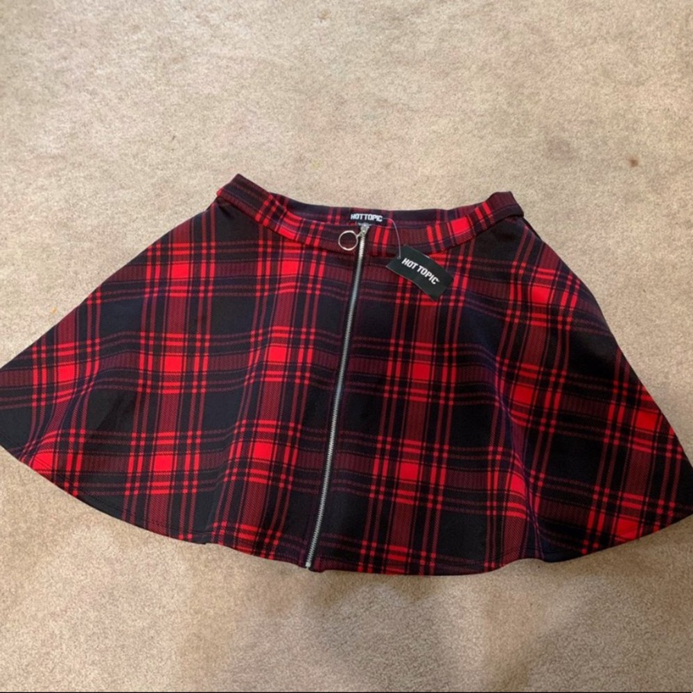 BLACK & RED PLAID O-RING SKATER SKIRT